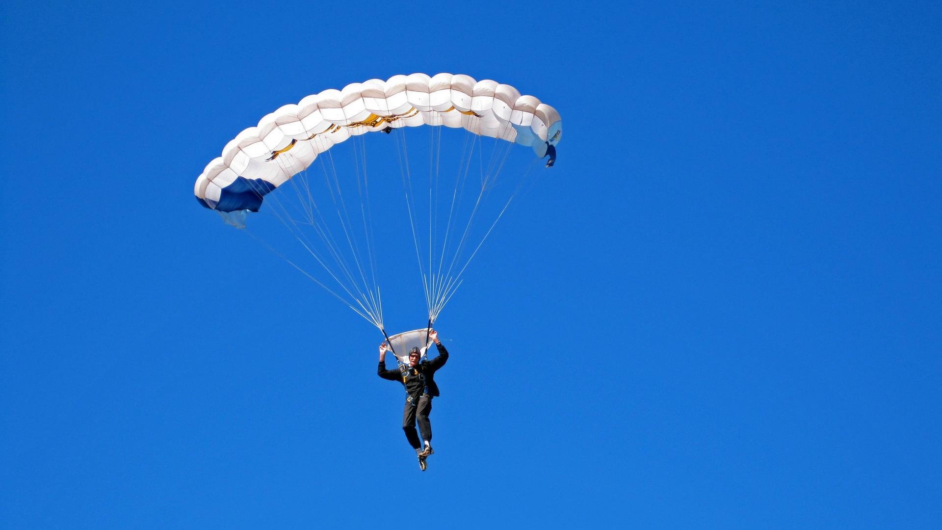 卡特:橄榄球赛场的完美指挥官,带领全黑队夺得世界荣誉,卡特教练cruz